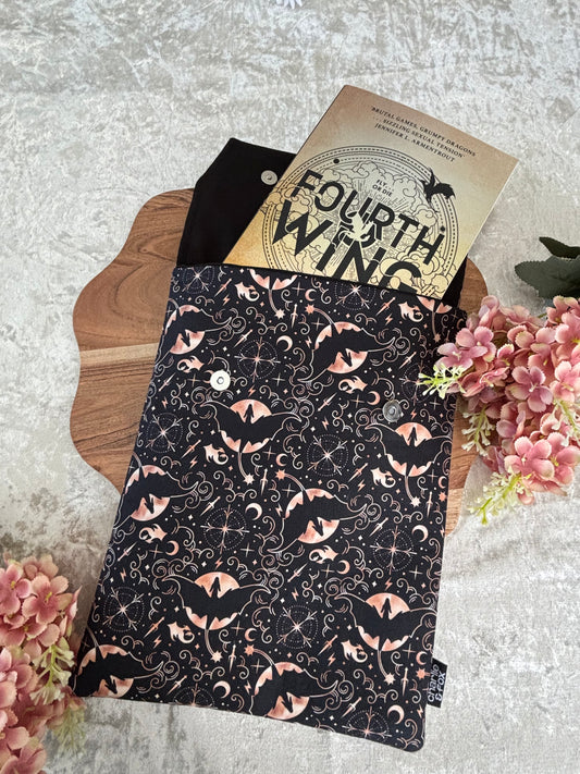 Fourth Wing padded book sleeve - Rebecca Yarros